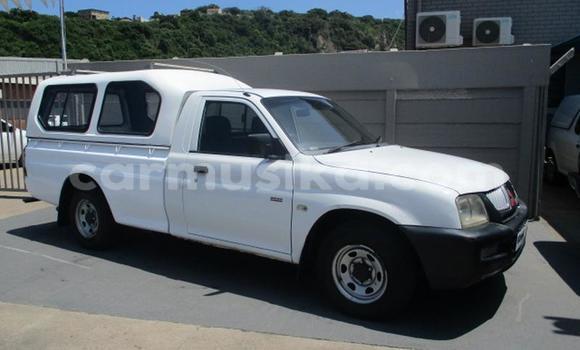 Buy Used Mitsubishi Colt White Car in Beitbridge in Matabeleland South Buy Used Mitsubishi Colt White Car in Beitbridge in Matabeleland South