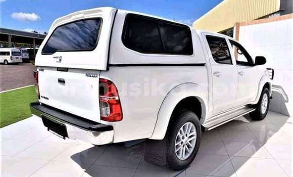 Acheter Occasion Voiture Toyota Hilux Blanc à Beitbridge, Matabeleland South Acheter Occasion Voiture Toyota Hilux Blanc à Beitbridge, Matabeleland South