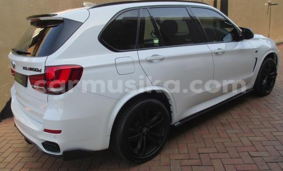 Nunua Ilio tumika BMW X6 M Nyeupe Gari ndani ya Beitbridge nchini Matabeleland Kusini Nunua Ilio tumika BMW X6 M Nyeupe Gari ndani ya Beitbridge nchini Matabeleland Kusini