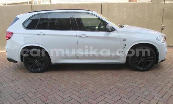 Nunua Ilio tumika BMW X6 M Nyeupe Gari ndani ya Beitbridge nchini Matabeleland Kusini Nunua Ilio tumika BMW X6 M Nyeupe Gari ndani ya Beitbridge nchini Matabeleland Kusini