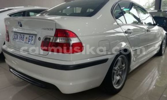 Tenga Tsaru BMW 3–Series Chena Mota in Beitbridge in Matabeleland South Tenga Tsaru BMW 3–Series Chena Mota in Beitbridge in Matabeleland South