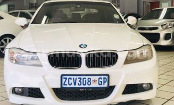 Tenga Tsaru BMW 3–Series Chena Mota in Beitbridge in Matabeleland South Tenga Tsaru BMW 3–Series Chena Mota in Beitbridge in Matabeleland South