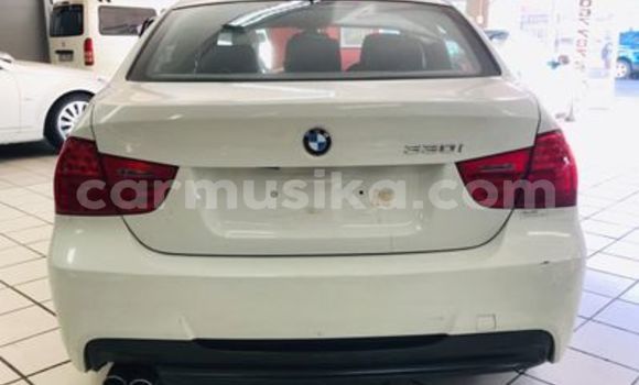 Tenga Tsaru BMW 3–Series Chena Mota in Beitbridge in Matabeleland South Tenga Tsaru BMW 3–Series Chena Mota in Beitbridge in Matabeleland South