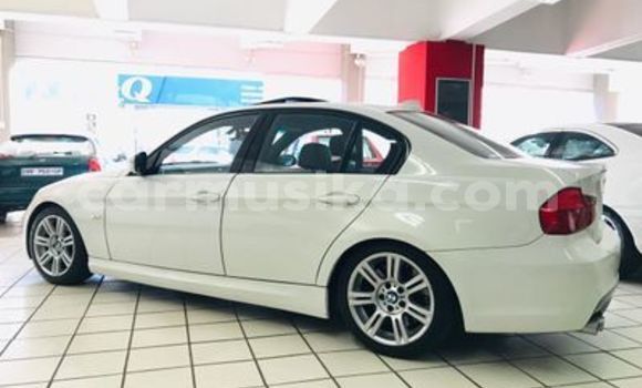 Tenga Tsaru BMW 3–Series Chena Mota in Beitbridge in Matabeleland South Tenga Tsaru BMW 3–Series Chena Mota in Beitbridge in Matabeleland South