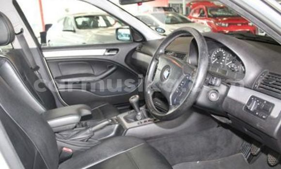 Tenga Tsaru BMW 3–Series Sirivha Mota in Beitbridge in Matabeleland South Tenga Tsaru BMW 3–Series Sirivha Mota in Beitbridge in Matabeleland South