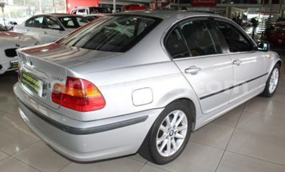 Tenga Tsaru BMW 3–Series Sirivha Mota in Beitbridge in Matabeleland South Tenga Tsaru BMW 3–Series Sirivha Mota in Beitbridge in Matabeleland South