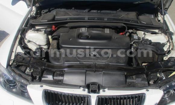 Tenga Tsaru BMW 3–Series Chena Mota in Beitbridge in Matabeleland South Tenga Tsaru BMW 3–Series Chena Mota in Beitbridge in Matabeleland South