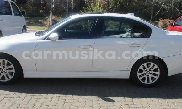 Tenga Tsaru BMW 3–Series Chena Mota in Beitbridge in Matabeleland South Tenga Tsaru BMW 3–Series Chena Mota in Beitbridge in Matabeleland South