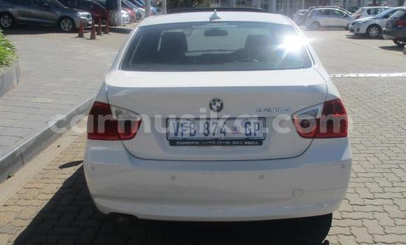 Tenga Tsaru BMW 3–Series Chena Mota in Beitbridge in Matabeleland South Tenga Tsaru BMW 3–Series Chena Mota in Beitbridge in Matabeleland South