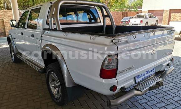 Buy Used Mitsubishi Colt Other Car in Beitbridge in Matabeleland South Buy Used Mitsubishi Colt Other Car in Beitbridge in Matabeleland South