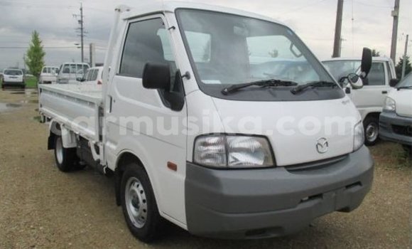 Acheter Occasion Voiture Mazda Bongo Blanc à Beitbridge, Matabeleland South