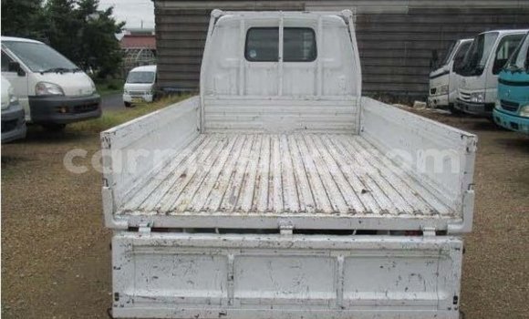 Acheter Occasion Voiture Mazda Bongo Blanc à Beitbridge, Matabeleland South Acheter Occasion Voiture Mazda Bongo Blanc à Beitbridge, Matabeleland South