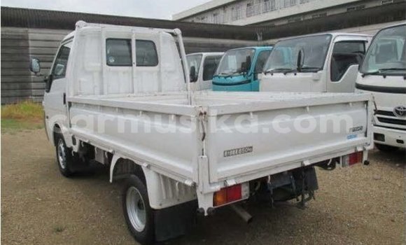Acheter Occasion Voiture Mazda Bongo Blanc à Beitbridge, Matabeleland South Acheter Occasion Voiture Mazda Bongo Blanc à Beitbridge, Matabeleland South