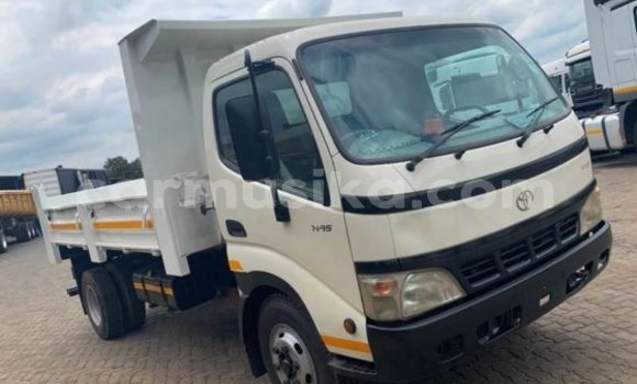 Tenga Tsaru Toyota Dyna Chena Rori in Beitbridge in Matabeleland South Tenga Tsaru Toyota Dyna Chena Rori in Beitbridge in Matabeleland South