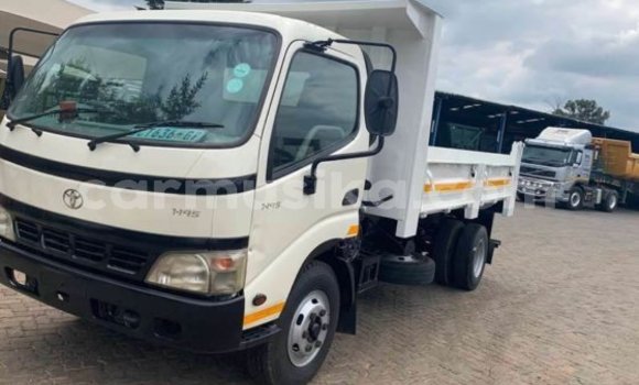 Tenga Tsaru Toyota Dyna Chena Rori in Beitbridge in Matabeleland South Tenga Tsaru Toyota Dyna Chena Rori in Beitbridge in Matabeleland South