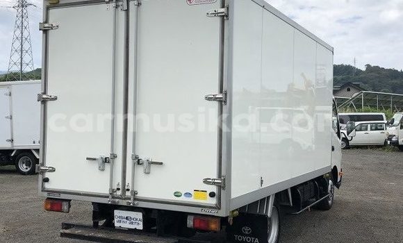 Acheter Occasion Utilitaire Toyota Dyna Blanc à Beitbridge, Matabeleland South Acheter Occasion Utilitaire Toyota Dyna Blanc à Beitbridge, Matabeleland South