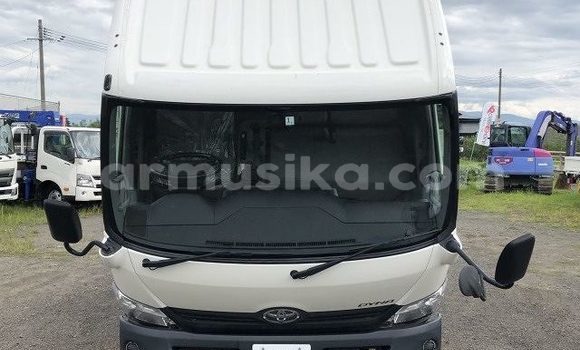 Acheter Occasion Utilitaire Toyota Dyna Blanc à Beitbridge, Matabeleland South Acheter Occasion Utilitaire Toyota Dyna Blanc à Beitbridge, Matabeleland South