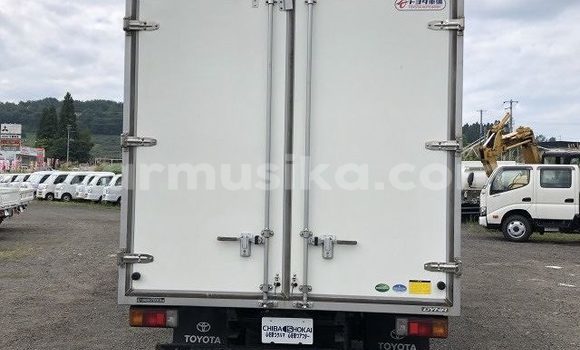 Acheter Occasion Utilitaire Toyota Dyna Blanc à Beitbridge, Matabeleland South Acheter Occasion Utilitaire Toyota Dyna Blanc à Beitbridge, Matabeleland South