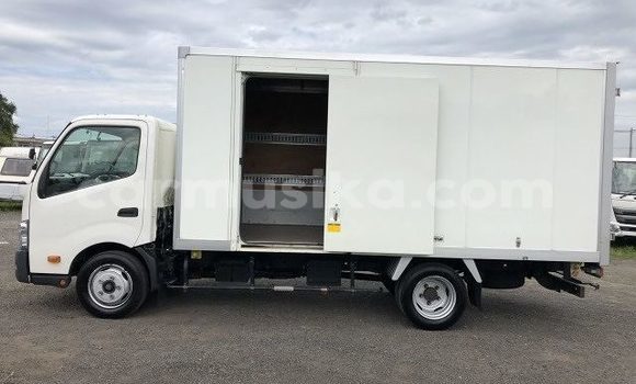 Acheter Occasion Utilitaire Toyota Dyna Blanc à Beitbridge, Matabeleland South Acheter Occasion Utilitaire Toyota Dyna Blanc à Beitbridge, Matabeleland South