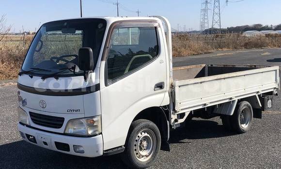 Tenga Tsaru Toyota Dyna Zvimwe Mota in Beitbridge in Matabeleland South