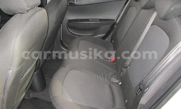 Acheter Occasion Voiture Hyundai i20 Blanc à Beitbridge, Matabeleland South Acheter Occasion Voiture Hyundai i20 Blanc à Beitbridge, Matabeleland South