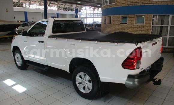 Tenga Tsaru Toyota Hilux Chena Mota in Beitbridge in Matabeleland South Tenga Tsaru Toyota Hilux Chena Mota in Beitbridge in Matabeleland South