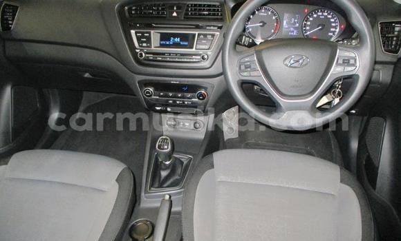 Nunua Ilio tumika Hyundai i20 Fedha Gari ndani ya Beitbridge nchini Matabeleland Kusini Nunua Ilio tumika Hyundai i20 Fedha Gari ndani ya Beitbridge nchini Matabeleland Kusini