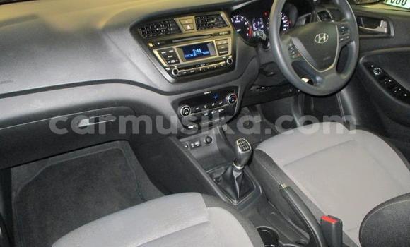 Nunua Ilio tumika Hyundai i20 Fedha Gari ndani ya Beitbridge nchini Matabeleland Kusini Nunua Ilio tumika Hyundai i20 Fedha Gari ndani ya Beitbridge nchini Matabeleland Kusini