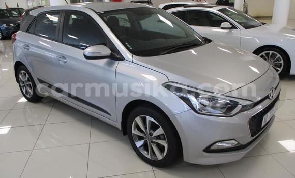Nunua Ilio tumika Hyundai i20 Fedha Gari ndani ya Beitbridge nchini Matabeleland Kusini Nunua Ilio tumika Hyundai i20 Fedha Gari ndani ya Beitbridge nchini Matabeleland Kusini