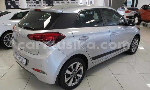 Nunua Ilio tumika Hyundai i20 Fedha Gari ndani ya Beitbridge nchini Matabeleland Kusini Nunua Ilio tumika Hyundai i20 Fedha Gari ndani ya Beitbridge nchini Matabeleland Kusini