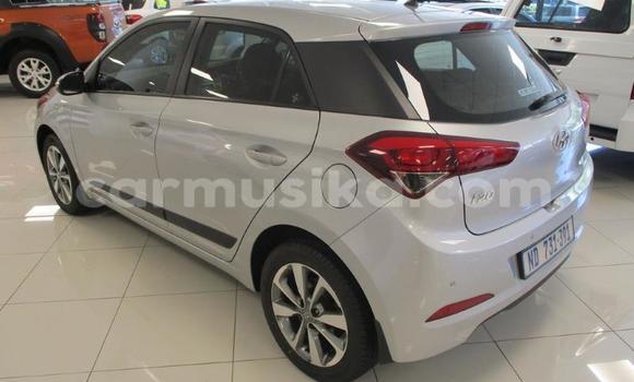 Nunua Ilio tumika Hyundai i20 Fedha Gari ndani ya Beitbridge nchini Matabeleland Kusini Nunua Ilio tumika Hyundai i20 Fedha Gari ndani ya Beitbridge nchini Matabeleland Kusini