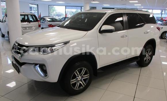 Buy Used Toyota Fortuner White Car in Beitbridge in Matabeleland South