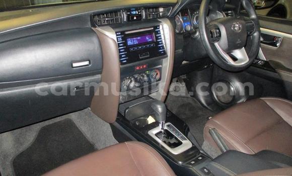 Acheter Occasion Voiture Toyota Fortuner Blanc à Beitbridge, Matabeleland South Acheter Occasion Voiture Toyota Fortuner Blanc à Beitbridge, Matabeleland South