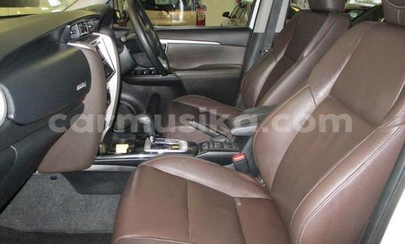 Acheter Occasion Voiture Toyota Fortuner Blanc à Beitbridge, Matabeleland South Acheter Occasion Voiture Toyota Fortuner Blanc à Beitbridge, Matabeleland South