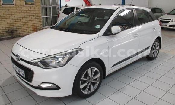 Buy Used Hyundai i20 White Car in Beitbridge in Matabeleland South