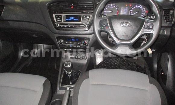 Acheter Occasion Voiture Hyundai i20 Blanc à Beitbridge, Matabeleland South Acheter Occasion Voiture Hyundai i20 Blanc à Beitbridge, Matabeleland South