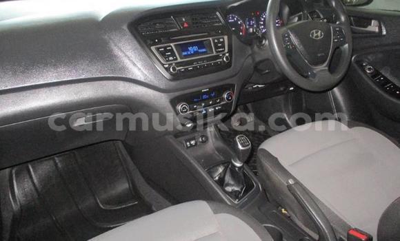 Acheter Occasion Voiture Hyundai i20 Blanc à Beitbridge, Matabeleland South Acheter Occasion Voiture Hyundai i20 Blanc à Beitbridge, Matabeleland South