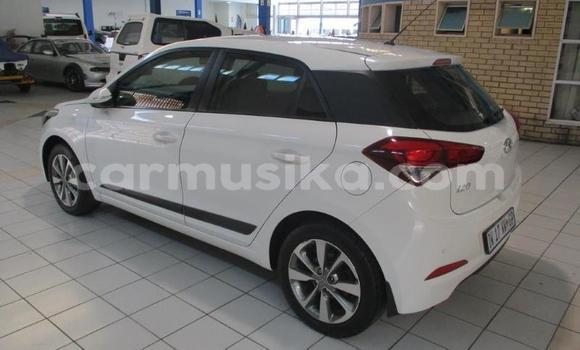 Acheter Occasion Voiture Hyundai i20 Blanc à Beitbridge, Matabeleland South Acheter Occasion Voiture Hyundai i20 Blanc à Beitbridge, Matabeleland South