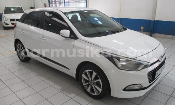 Acheter Occasion Voiture Hyundai i20 Blanc à Beitbridge, Matabeleland South Acheter Occasion Voiture Hyundai i20 Blanc à Beitbridge, Matabeleland South