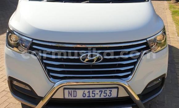 Tenga Tsaru Hyundai H1 Chena Mota in Beitbridge in Matabeleland South Tenga Tsaru Hyundai H1 Chena Mota in Beitbridge in Matabeleland South