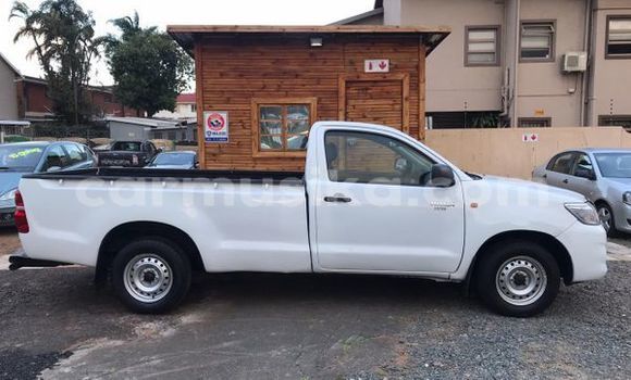 Nunua Ilio tumika Toyota Hilux Nyeupe Gari ndani ya Beitbridge nchini Matabeleland Kusini