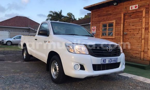 Buy Used Toyota Hilux White Car in Beitbridge in Matabeleland South Buy Used Toyota Hilux White Car in Beitbridge in Matabeleland South