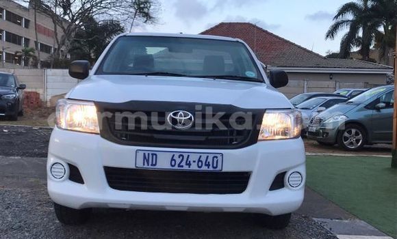 Buy Used Toyota Hilux White Car in Beitbridge in Matabeleland South Buy Used Toyota Hilux White Car in Beitbridge in Matabeleland South