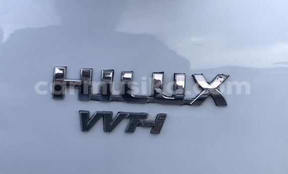 Buy Used Toyota Hilux White Car in Beitbridge in Matabeleland South Buy Used Toyota Hilux White Car in Beitbridge in Matabeleland South