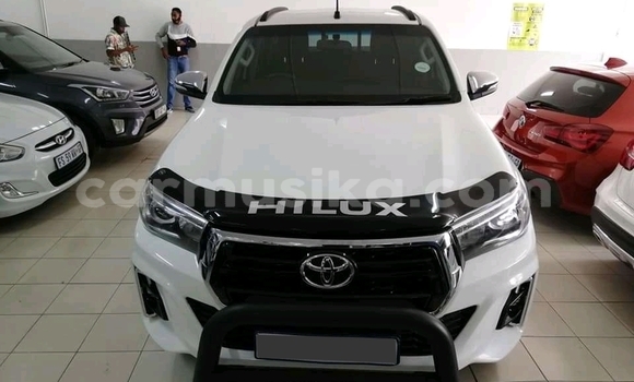 Acheter Occasion Voiture Toyota Hilux Blanc à Beitbridge, Matabeleland South