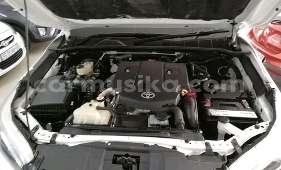 Tenga Tsaru Toyota Hilux Chena Mota in Beitbridge in Matabeleland South Tenga Tsaru Toyota Hilux Chena Mota in Beitbridge in Matabeleland South