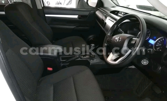 Tenga Tsaru Toyota Hilux Chena Mota in Beitbridge in Matabeleland South Tenga Tsaru Toyota Hilux Chena Mota in Beitbridge in Matabeleland South