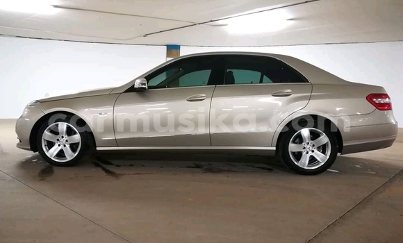 Tenga Tsaru Mercedes‒Benz E–Class Zvimwe Mota in Beitbridge in Matabeleland South Tenga Tsaru Mercedes‒Benz E–Class Zvimwe Mota in Beitbridge in Matabeleland South