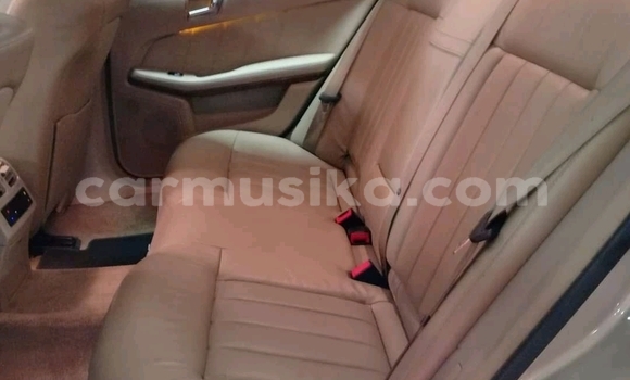 Tenga Tsaru Mercedes‒Benz E–Class Zvimwe Mota in Beitbridge in Matabeleland South Tenga Tsaru Mercedes‒Benz E–Class Zvimwe Mota in Beitbridge in Matabeleland South