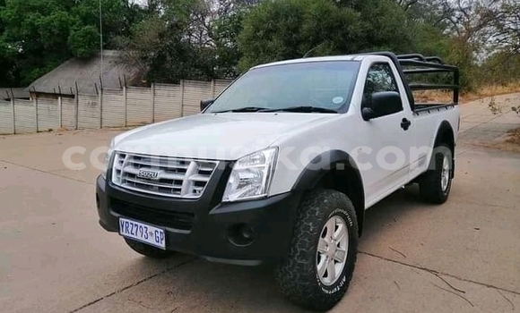 Tenga Tsaru Isuzu KB Chena Mota in Beitbridge in Matabeleland South Tenga Tsaru Isuzu KB Chena Mota in Beitbridge in Matabeleland South